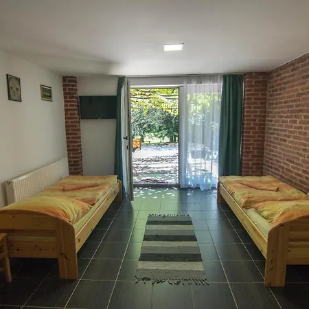 Panzió Orsegi Patakparti Alpaka Panzio *